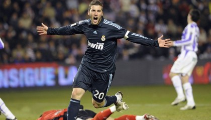 开云体育2026-阿劳霍数据全面爆炸，当季后赛之夜被一个名字重新定义