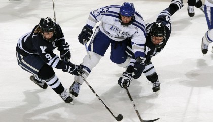 开云APP-库尔图瓦筑起叹息之墙，当波兰的胜利由一位比利时门将定义