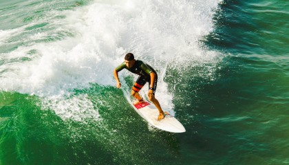开云体育入口-东契奇接管东决夜，76人制霸深圳队，当篮球成为世界语言