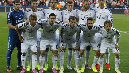 开云体育下载-广厦对阵马刺，詹姆斯如何完成一场史诗般的自我救赎