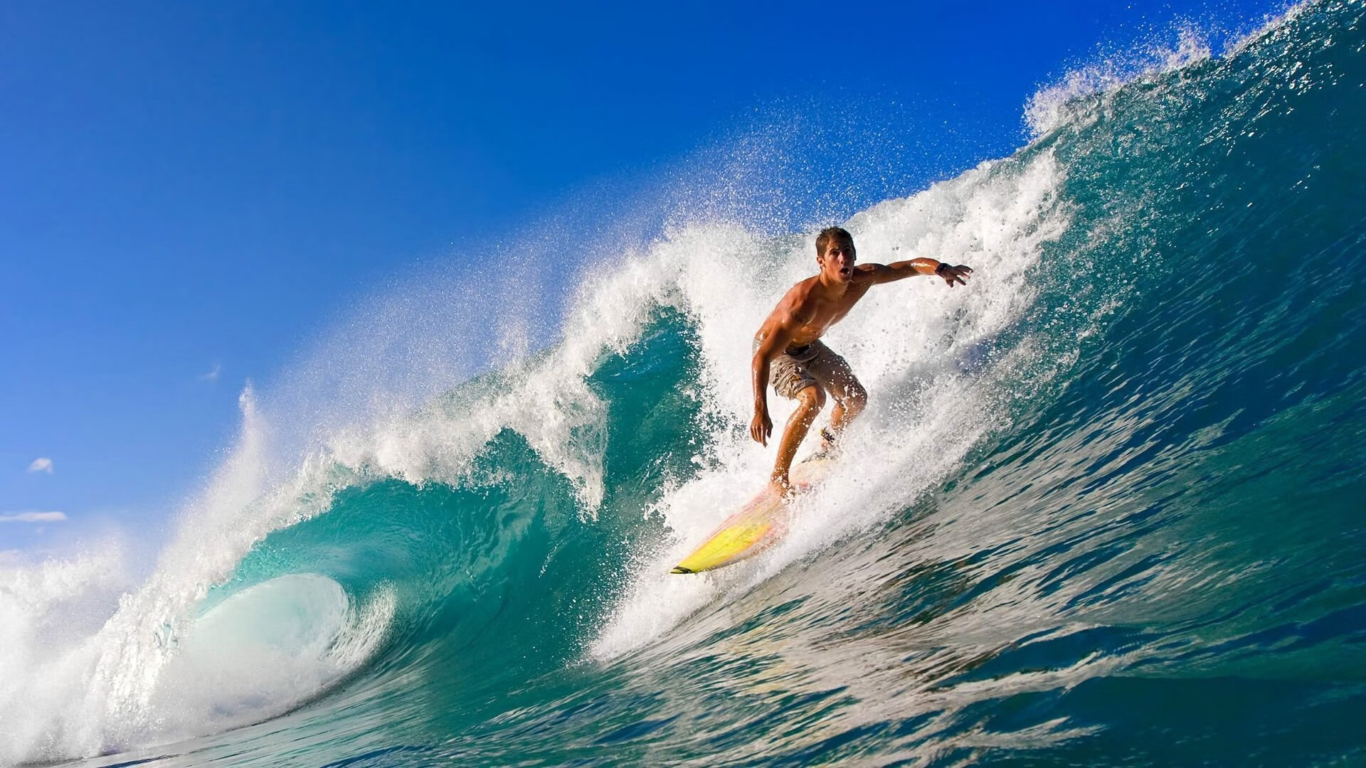 瑞士踏平巴拉圭,当足球铁律驶入F1街道赛,阿圭罗接管了比赛