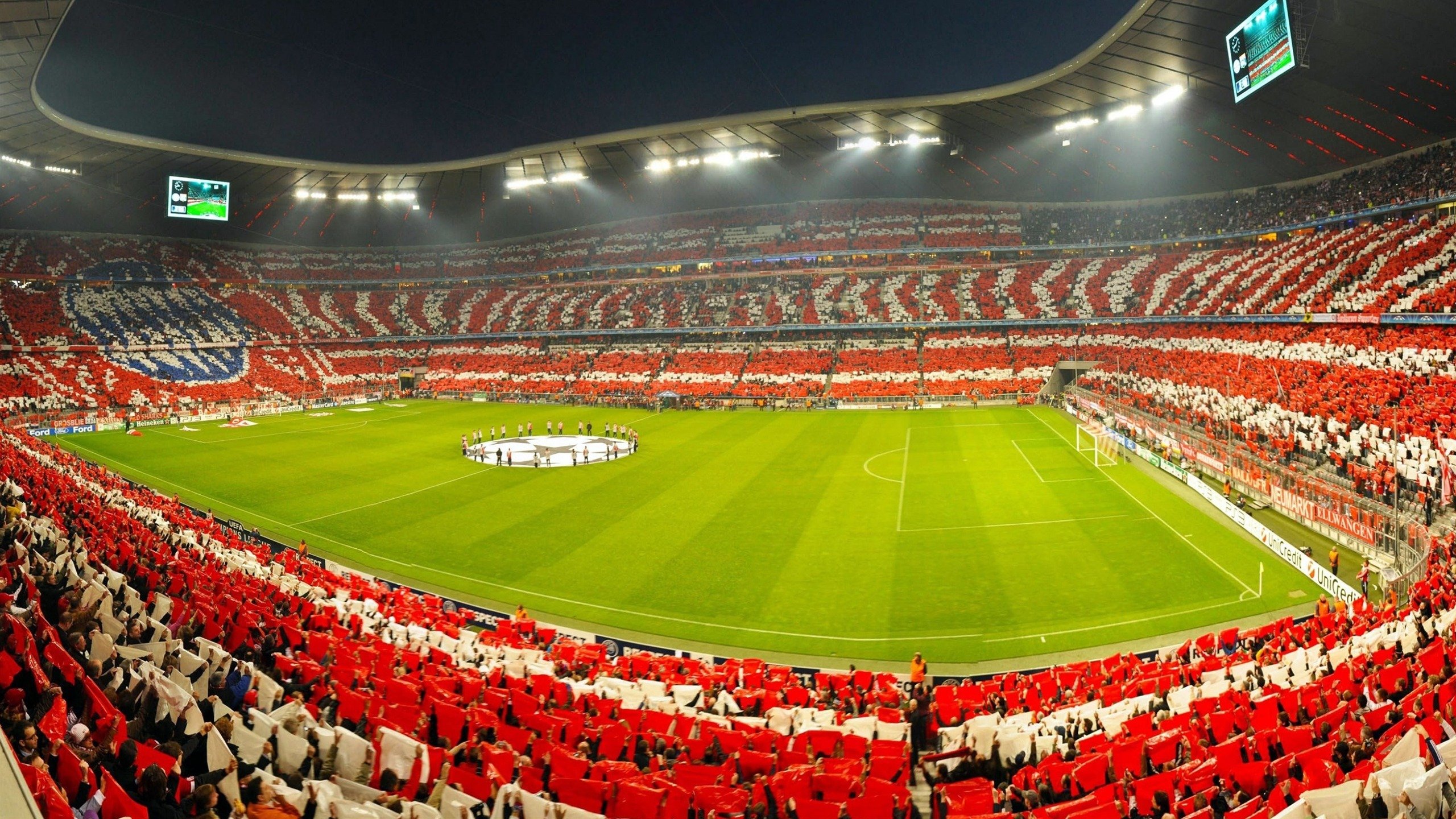 欧冠淘汰赛焦点战,荷兰一波流艺术,如何将波兰钉上战术的十字架