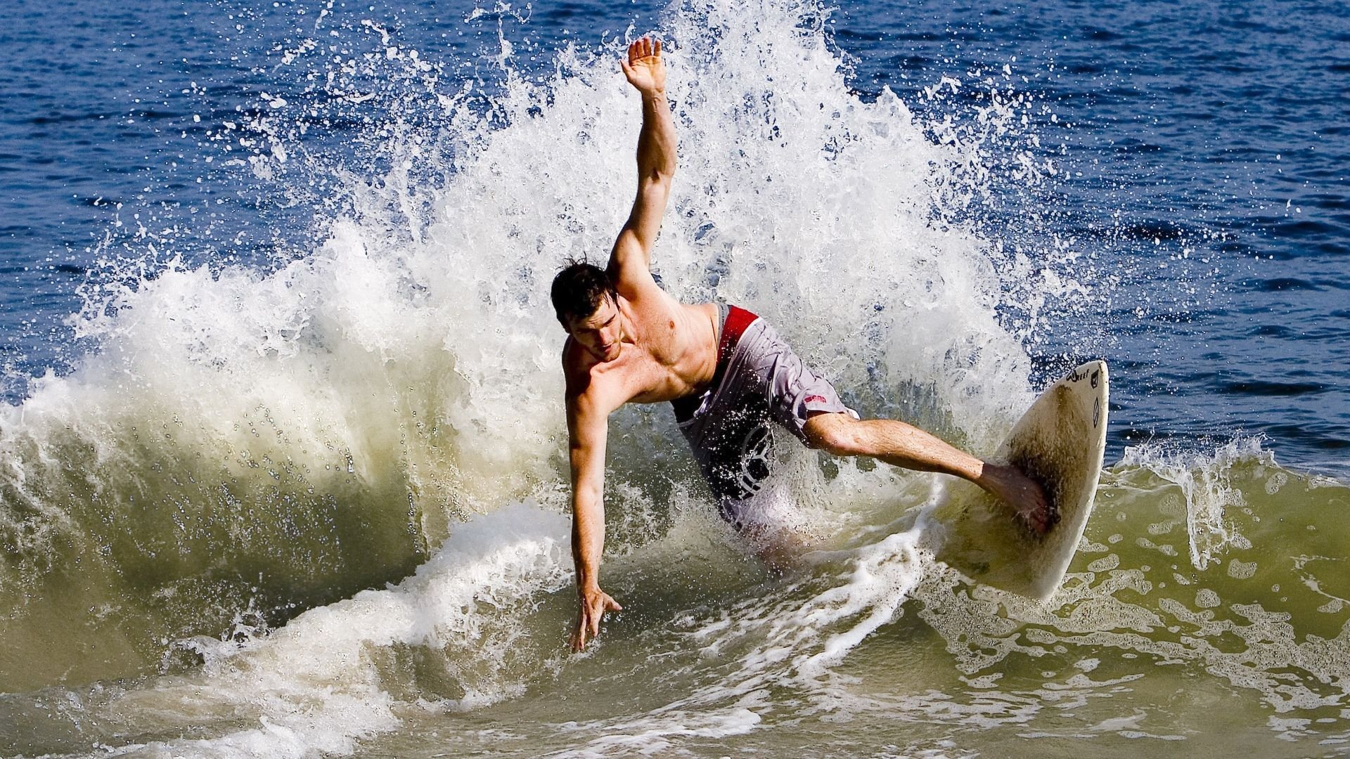 秘鲁鏖战希腊，凯塞多冠军级表现，照亮足球的另一种可能